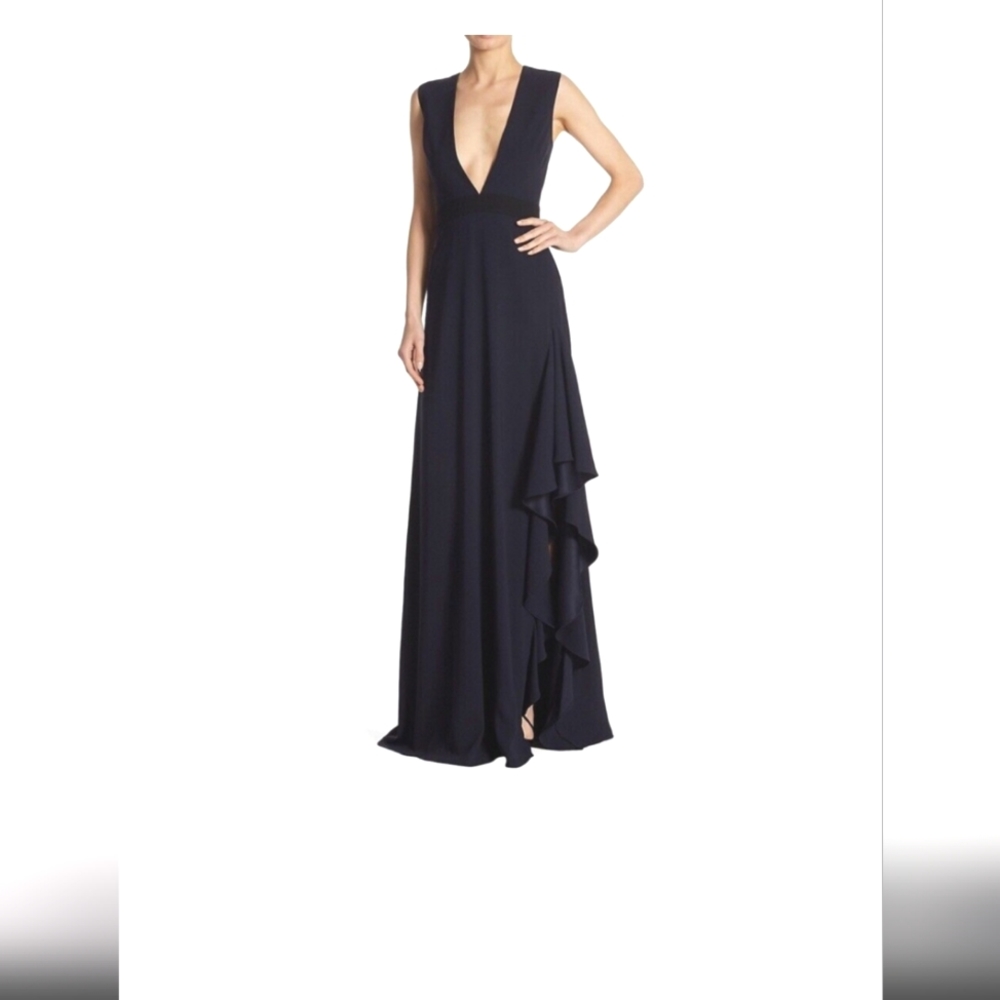 Gorgeous Monique Lhuillier formal gown.